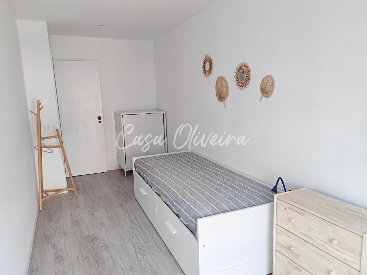Casa Oliveira - Sunny 2-Bed Retreat Steps From The Beach Armacao de Pera Luaran gambar