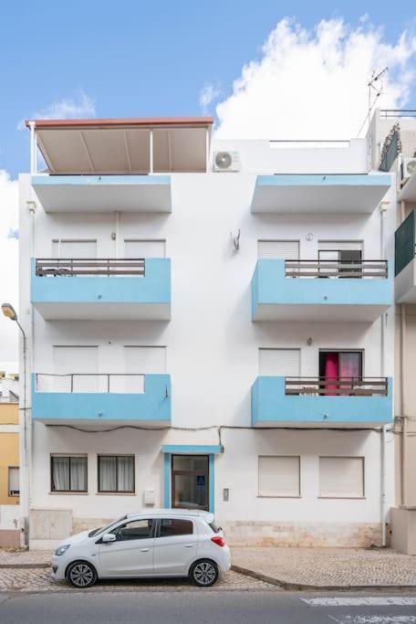 Casa Oliveira - Sunny 2-Bed Retreat Steps From The Beach Armacao de Pera Luaran gambar