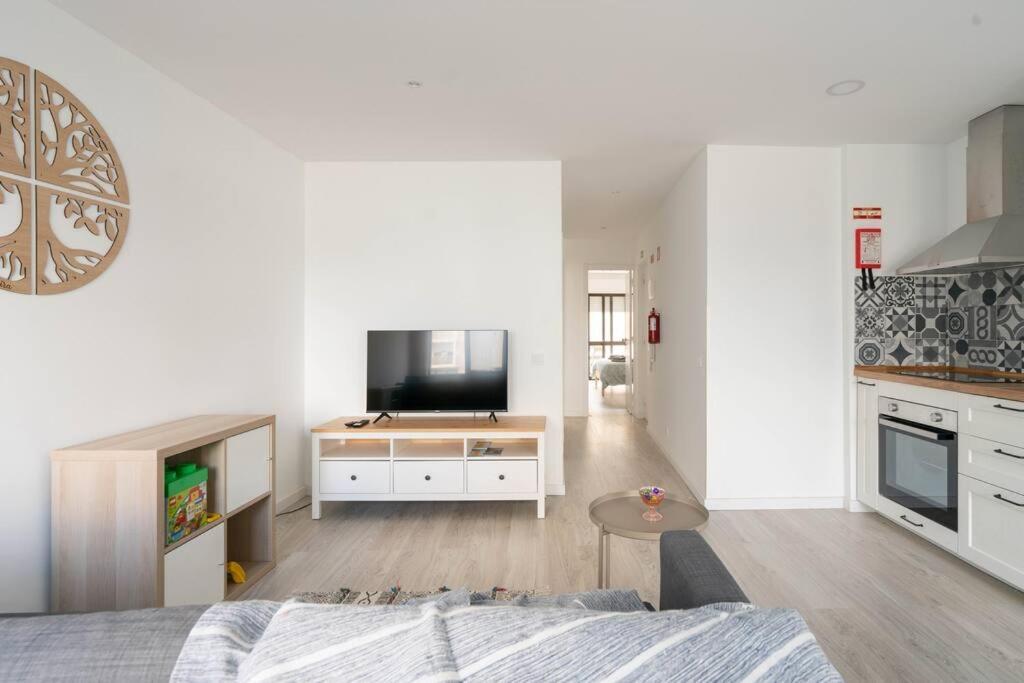 Casa Oliveira - Sunny 2-Bed Retreat Steps From The Beach Armacao de Pera Luaran gambar