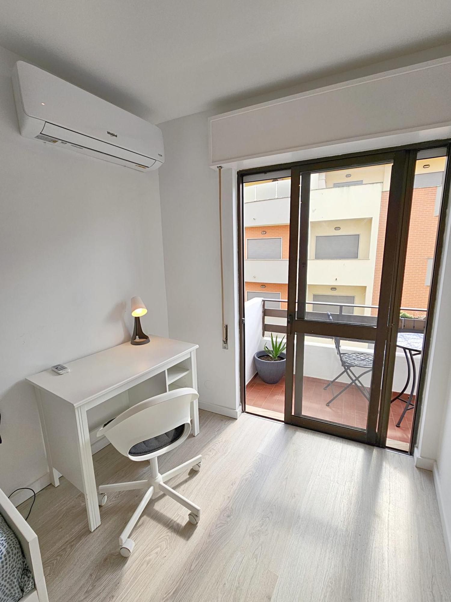 Casa Oliveira - Sunny 2-Bed Retreat Steps From The Beach Armacao de Pera Luaran gambar