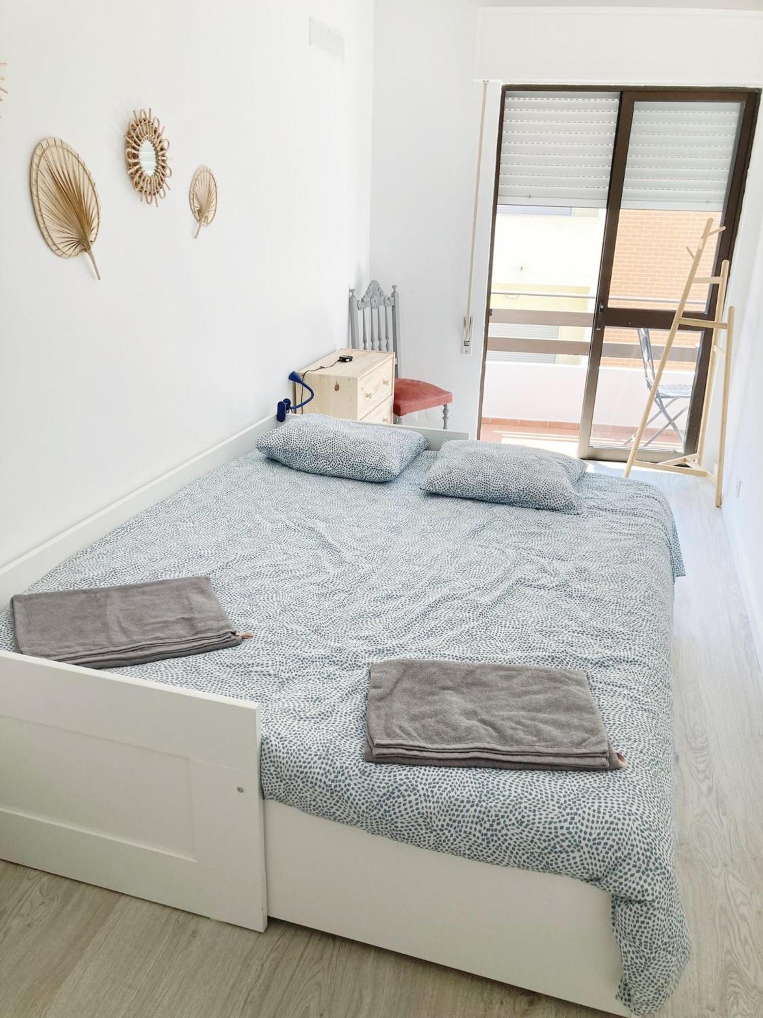 Casa Oliveira - Sunny 2-Bed Retreat Steps From The Beach Armacao de Pera Luaran gambar